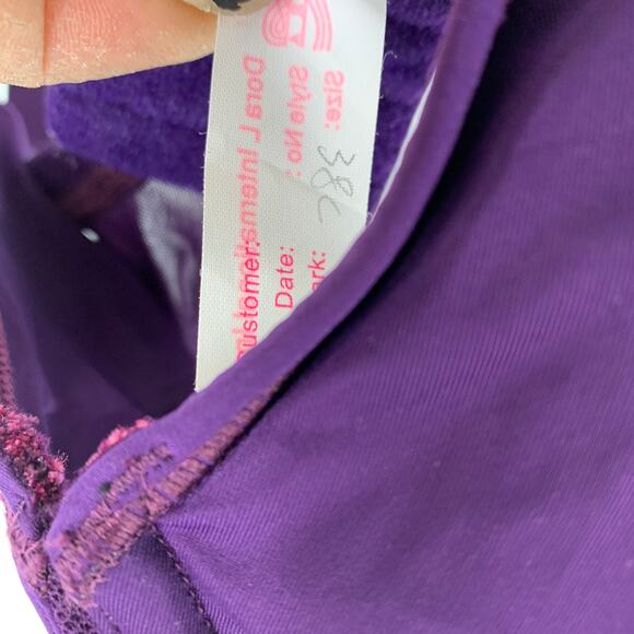 Cacique Bra Women's 38C Lightweight T-Shirt Adjustable Straps Purple *SAMPLE - Picture 5 of 5